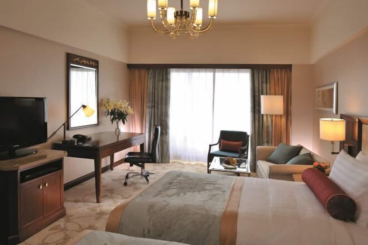 Minibar, in-room safe, desk, blackout curtains