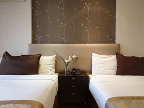 Premier Suite, 2 Queen Beds, Non Smoking | In-room safe, individually decorated, individually furnished, desk