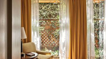 Suite, 1 Bedroom (with Oxygen) | 1 bedroom, premium bedding, minibar, in-room safe