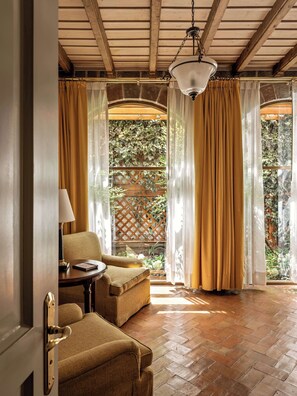 1 habitación, ropa de cama de alta calidad y minibar 