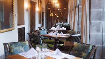 2 restaurants, breakfast, lunch, dinner served; international cuisine