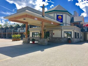 Building design - Comfort Inn Mont Laurier (Mont-Laurier)