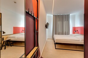 Chambre avec lits jumeaux | Bureau, chambres insonorisées, Wi-Fi gratuit, draps fournis