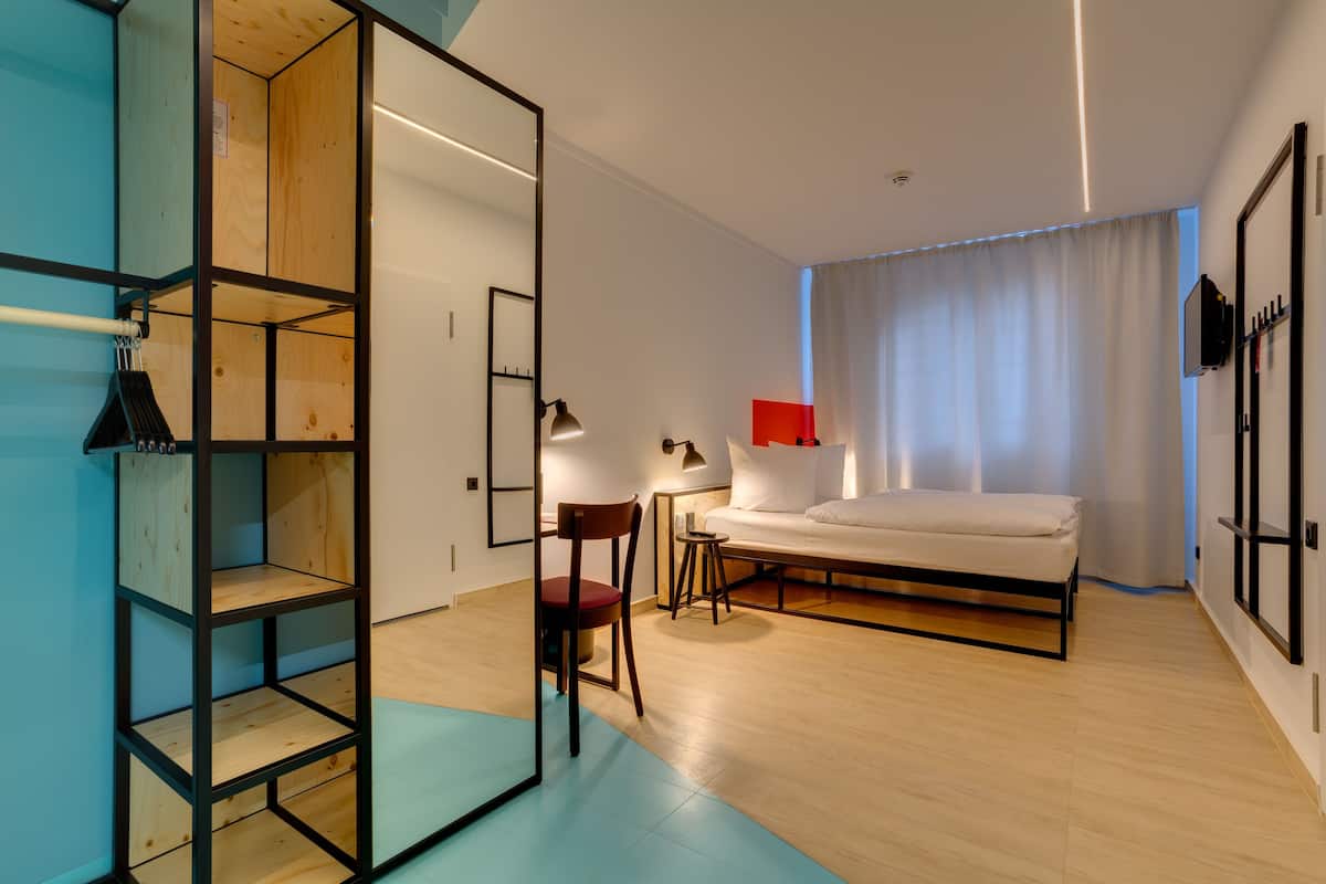 Bureau, chambres insonorisées, Wi-Fi gratuit, réveils