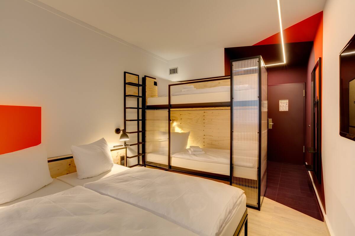Bureau, chambres insonorisées, Wi-Fi gratuit, réveils