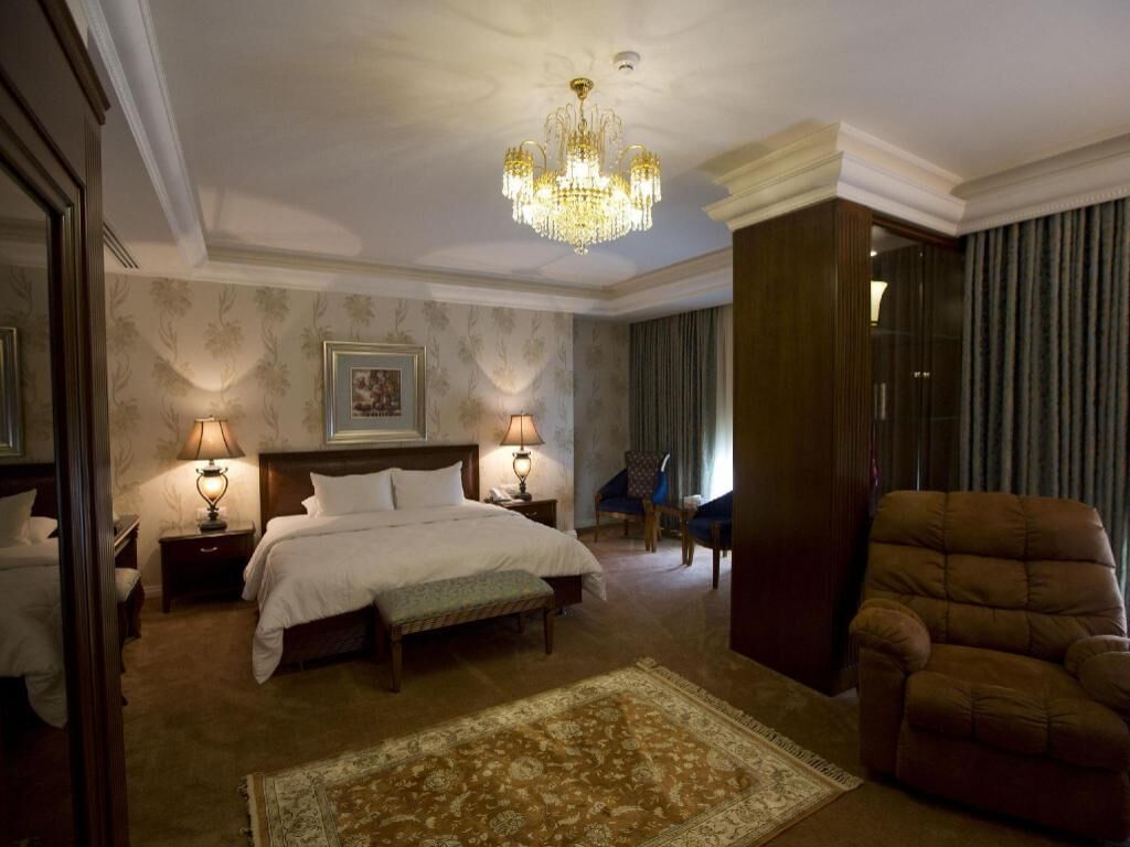 Frette Italian sheets, premium bedding, down duvets, memory-foam beds