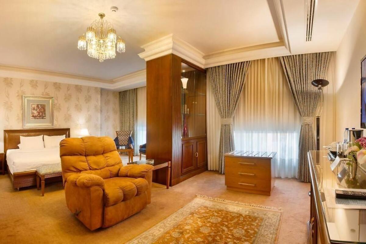 Deluxe Suite | 意大利 Frette 床單、高級寢具、羽絨被、記憶棉床墊