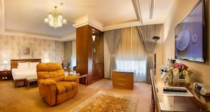 Deluxe Suite | Italialaiset Frette-lakanat, ylelliset vuodevaatteet, untuvapeitot