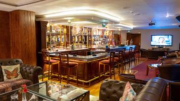 2 bars/lounges, poolside bar
