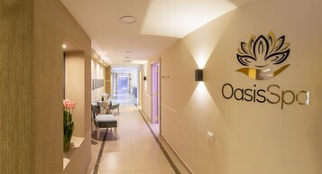 Couples treatment room(s), sauna, steam room, body treatments, mud baths