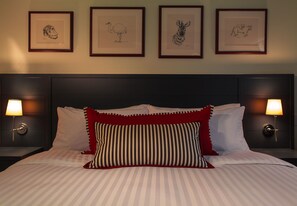 1 chambre, literie de qualité supérieure, surmatelas, bureau