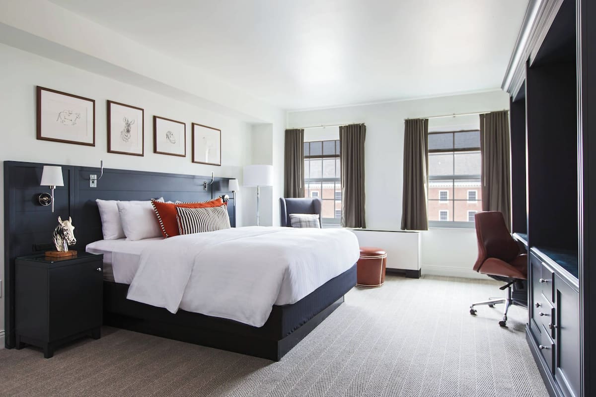 1 Schlafzimmer, hochwertige Bettwaren, Pillowtop-Betten, Schreibtisch