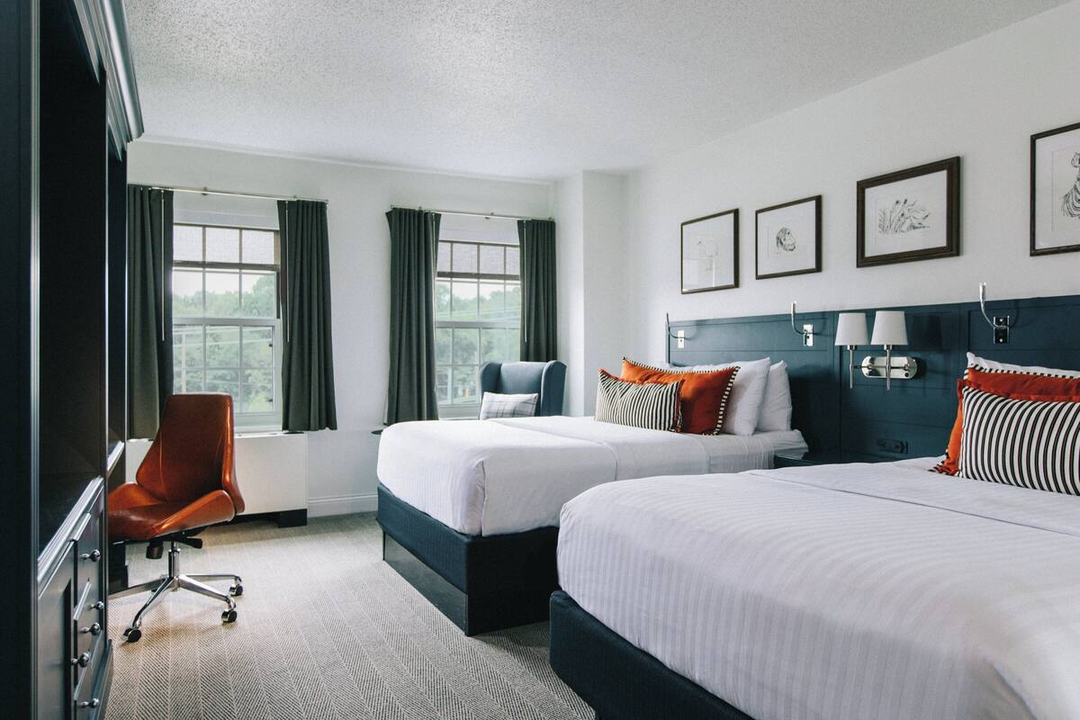1 Schlafzimmer, hochwertige Bettwaren, Pillowtop-Betten, Schreibtisch
