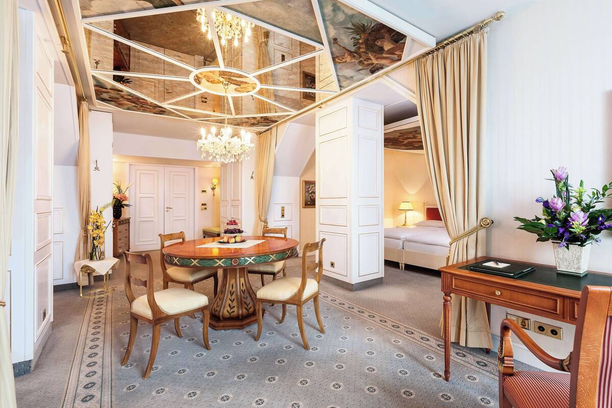 1 bedroom, hypo-allergenic bedding, minibar, in-room safe