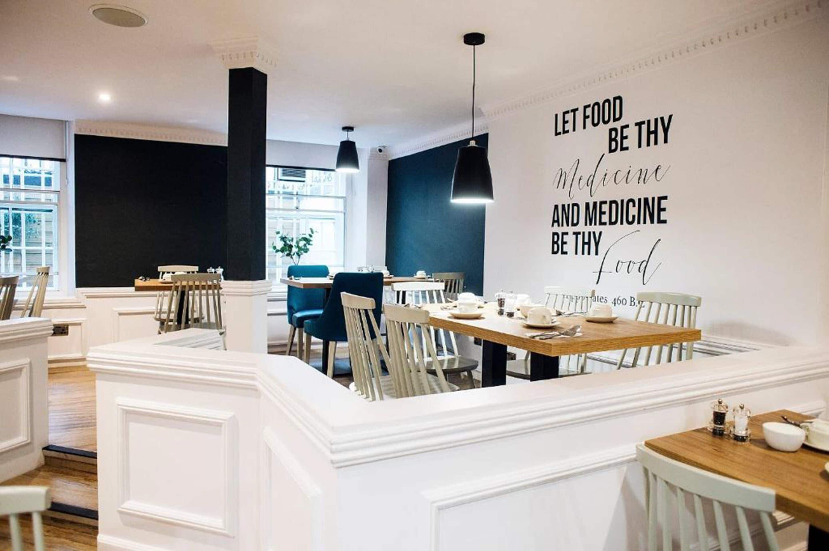 Serveert ontbijt en diner, Britse gerechten