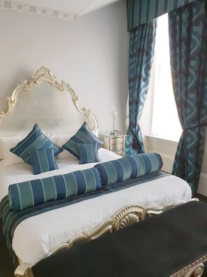 Phòng Suite trăng mật | Bàn ủi/dụng cụ ủi quần áo, truy cập Internet không dây miễn phí 