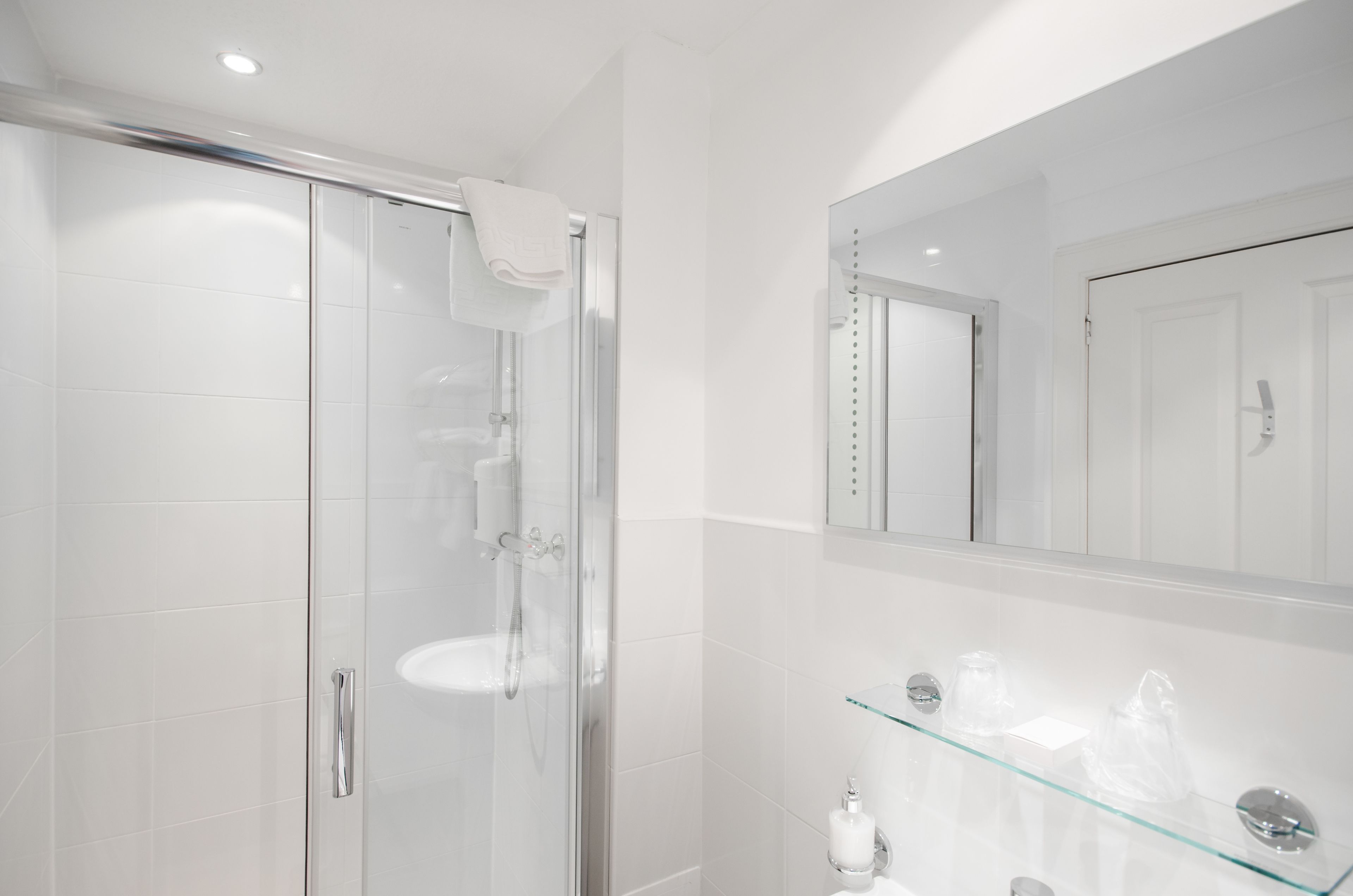 twin room | bathroom | free toiletries, hair dryer, towels