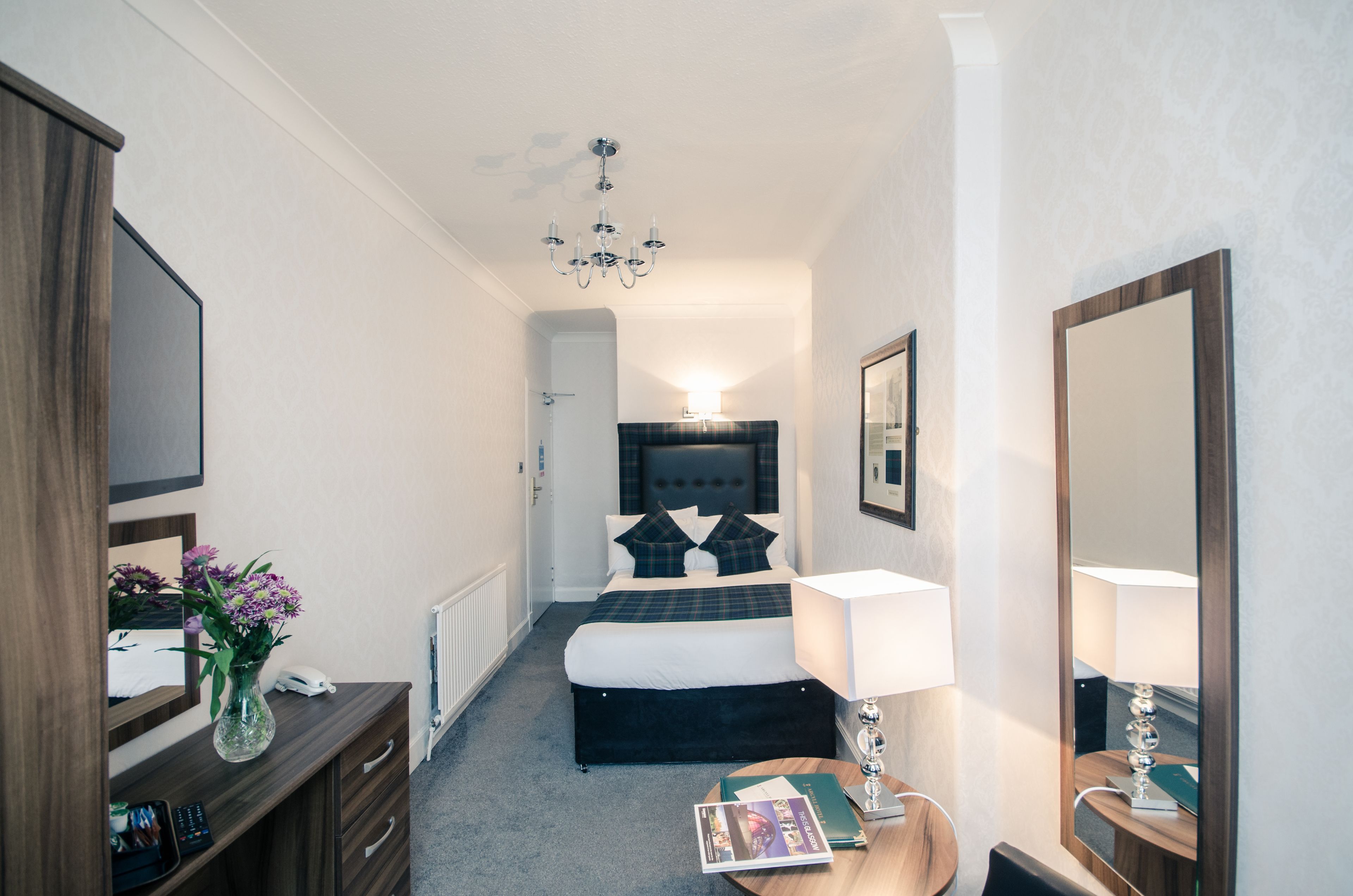 single room | iron/ironing board, free wifi, bed sheets