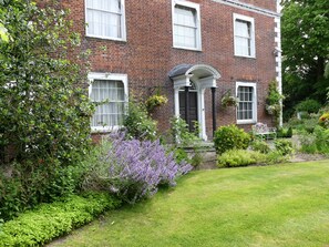 Garden - Milford Hall Salisbury (Salisbury)