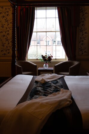 Traditional Double or Twin Room | Premium bedding, in-room safe, desk, laptop workspace