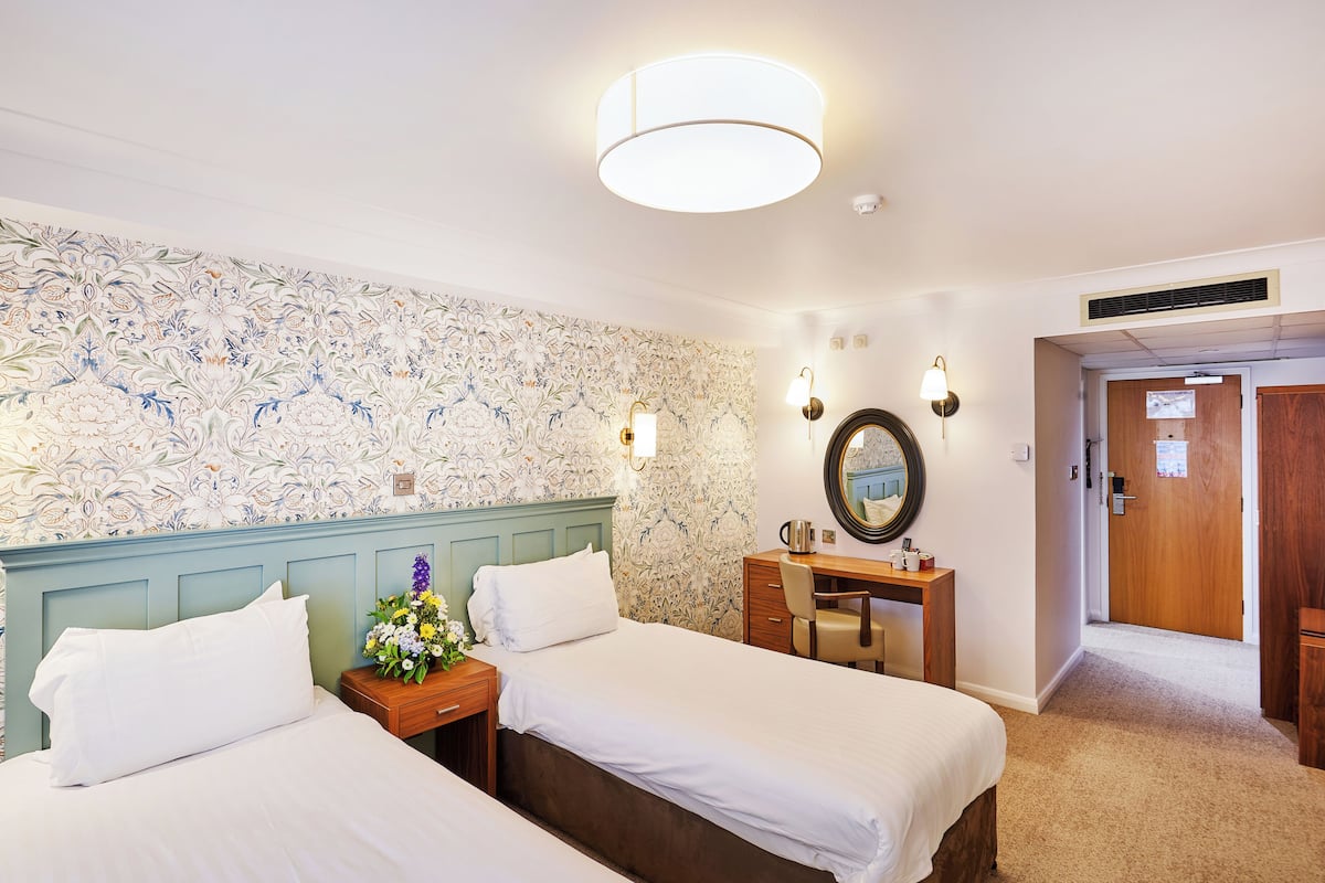 1 bedroom, premium bedding, in-room safe, desk