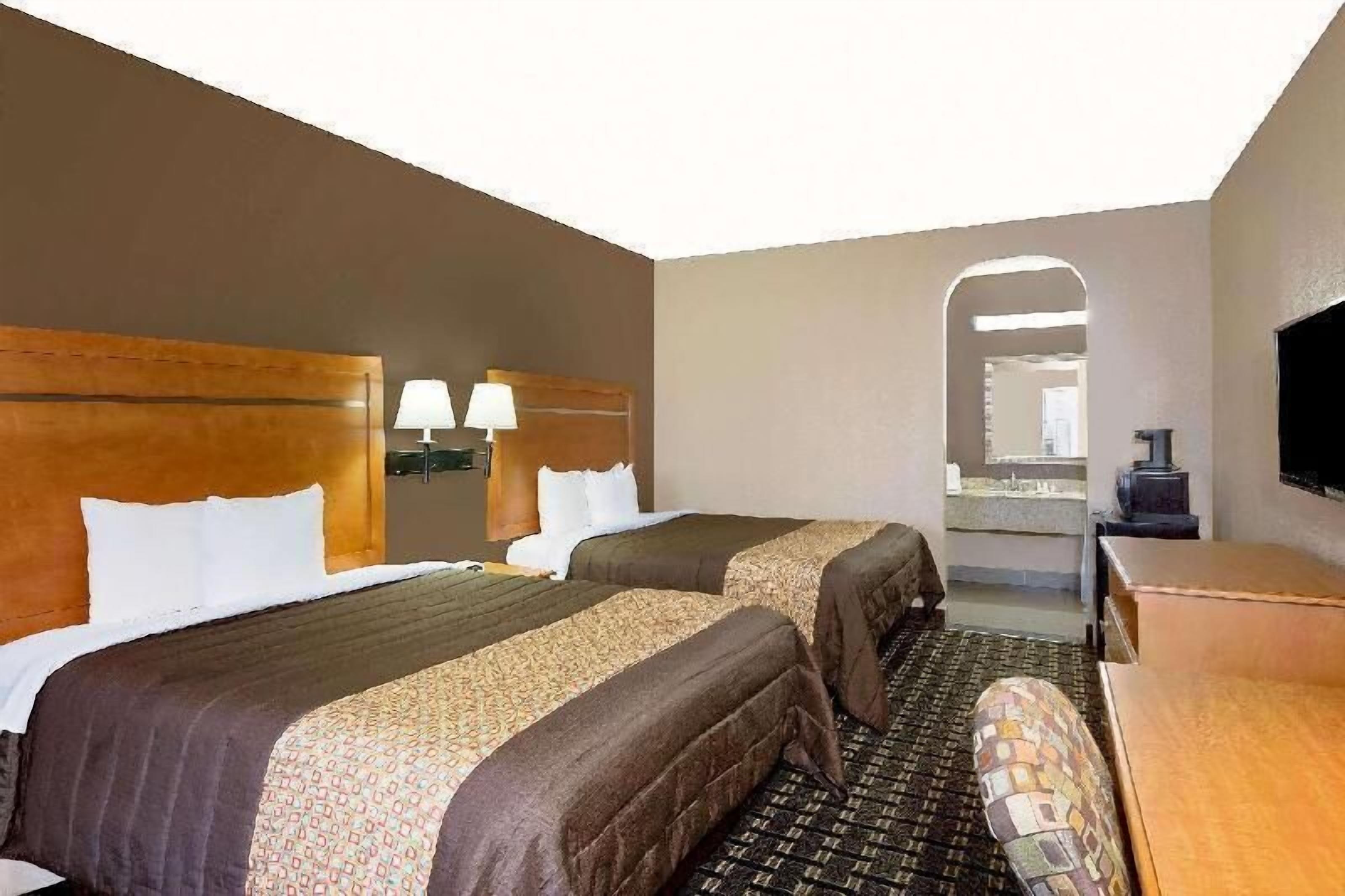In-room safe, desk, iron/ironing board, free WiFi