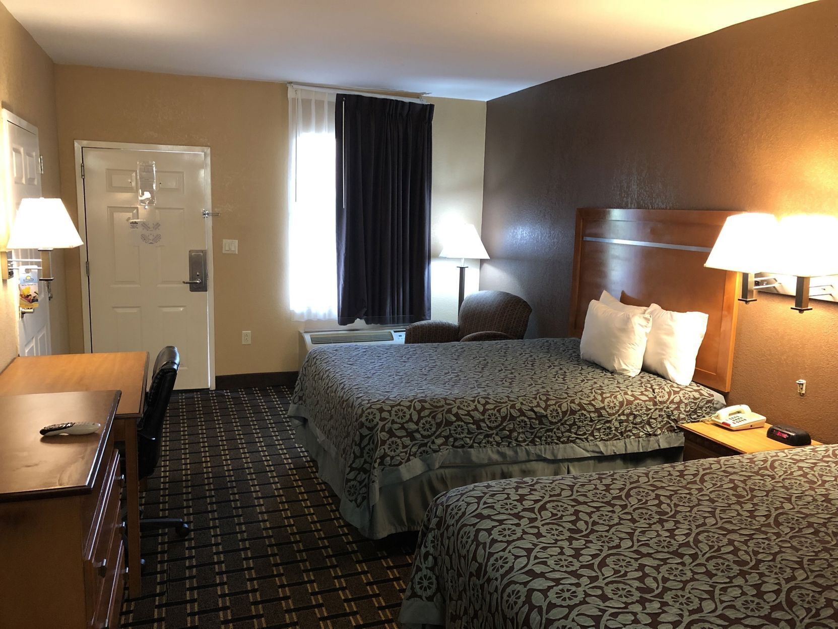 In-room safe, desk, iron/ironing board, free WiFi