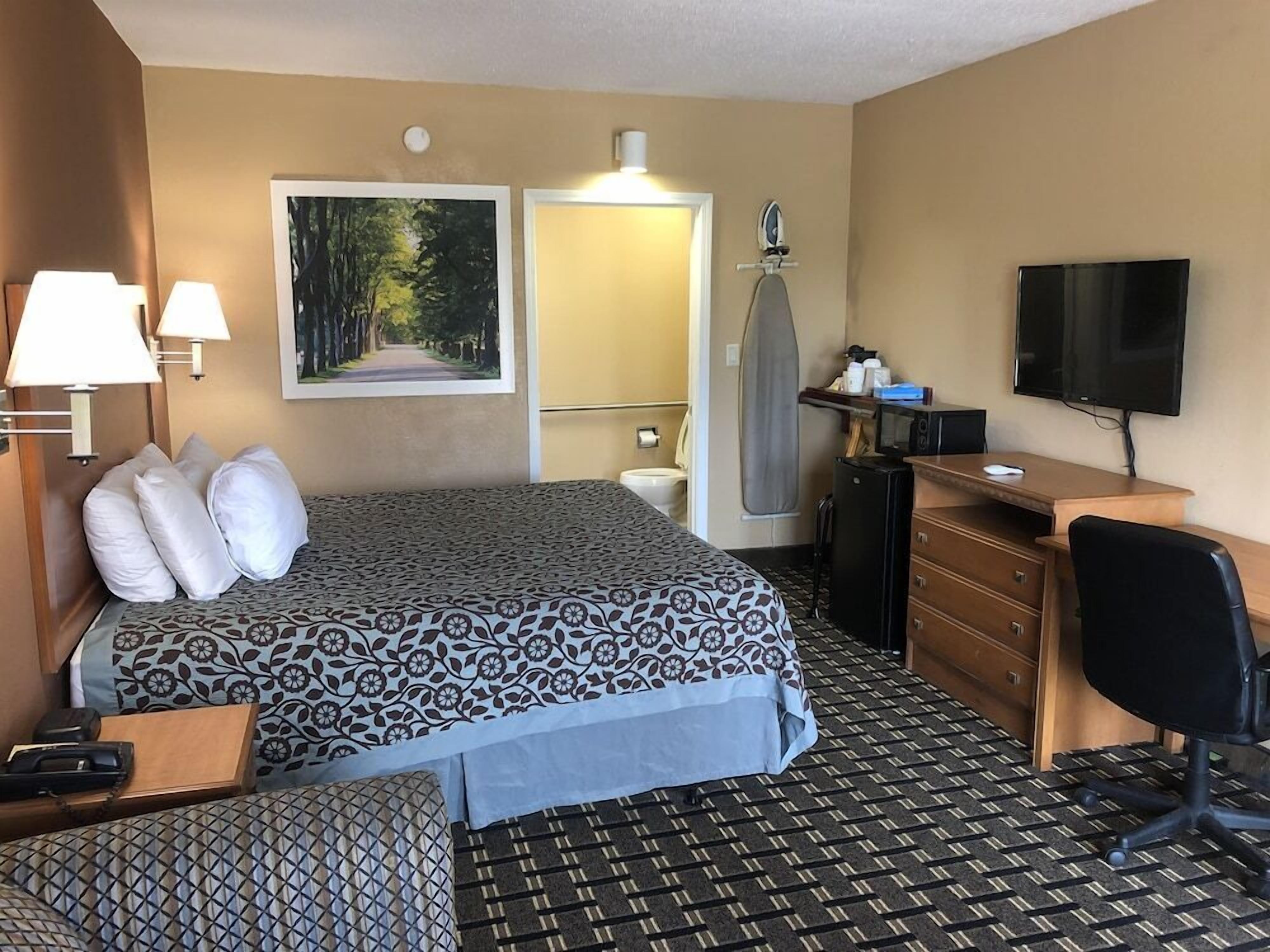 In-room safe, desk, iron/ironing board, free WiFi