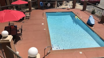 Seasonal outdoor pool