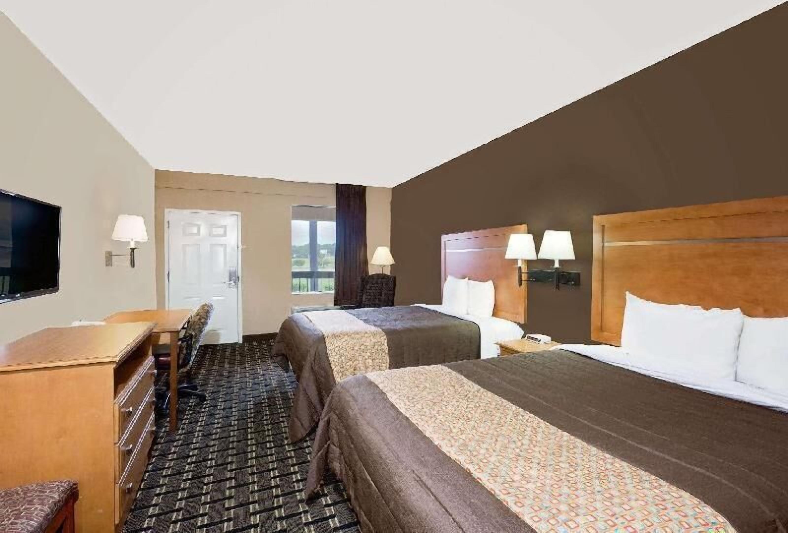 In-room safe, desk, iron/ironing board, free WiFi