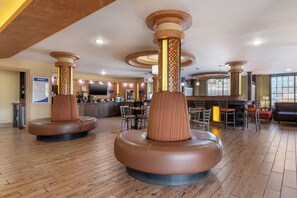 Lobby sitting area - Best Western Aspen Hotel (Fort Smith)