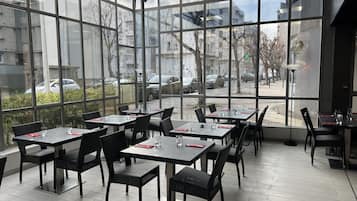 Frühstück, Mittagessen, Abendessen, französische Küche