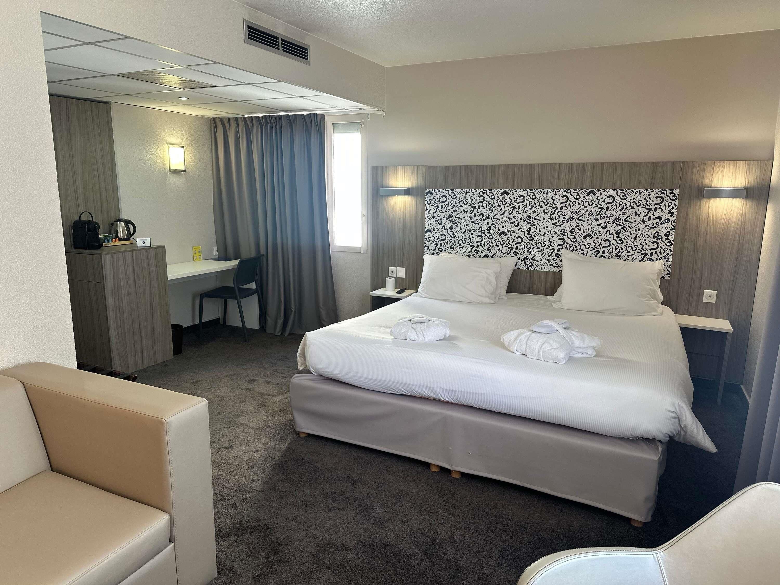 Comfort Room, 1 Double Bed with Sofa bed | Premium bedding, in-room safe, desk, blackout drapes