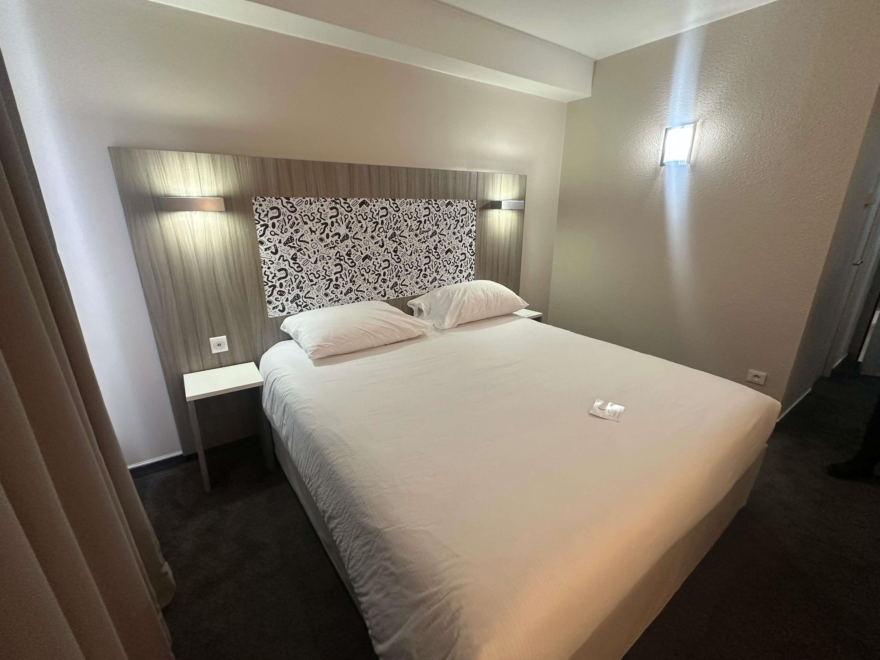 Premium bedding, in-room safe, desk, blackout curtains