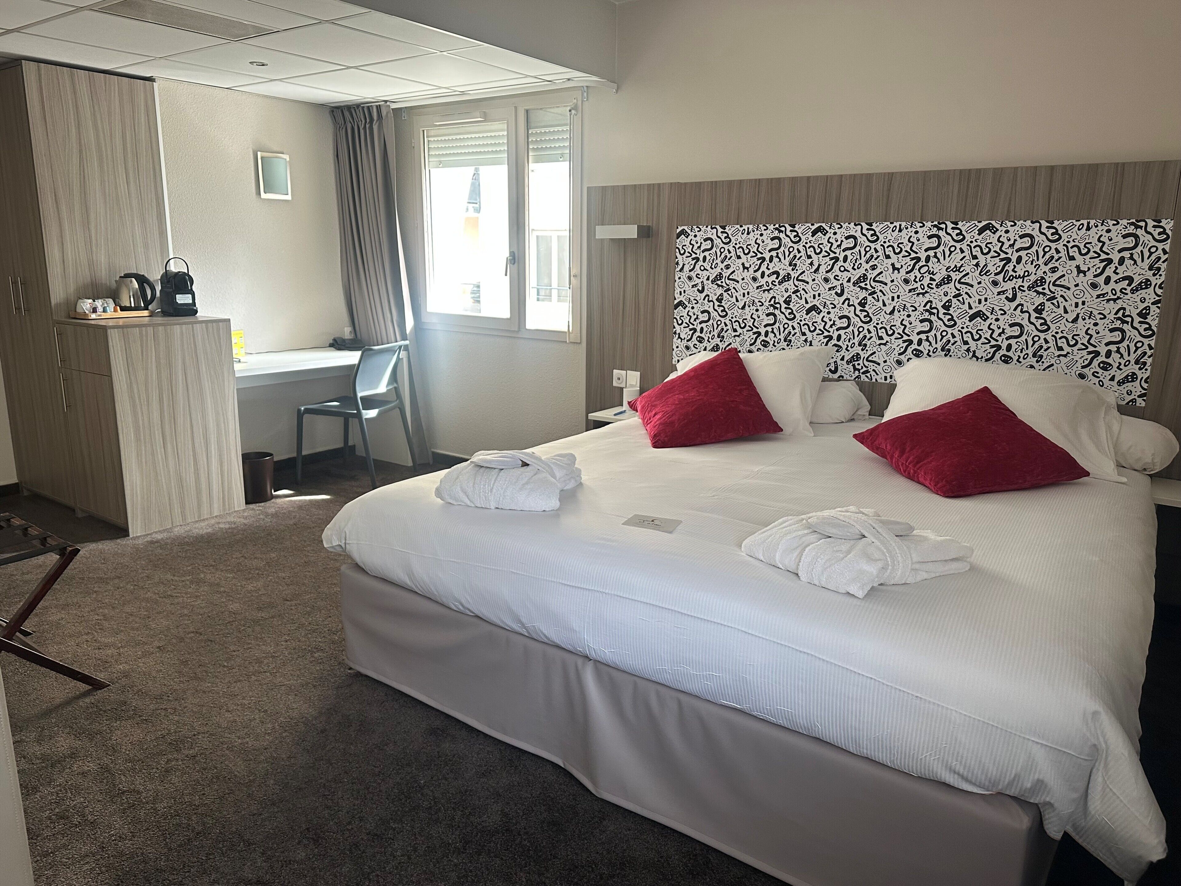 Comfort Room, 1 Double Bed with Sofa bed | Premium bedding, in-room safe, desk, blackout drapes