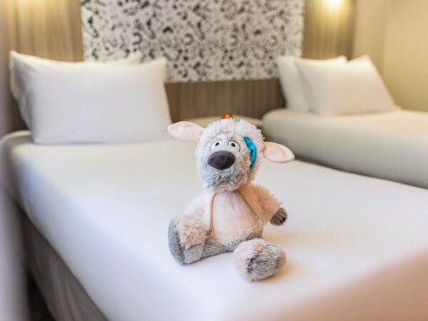 Ibis Styles Lyon Gorge De Loup Saphir - Lyon