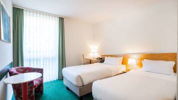 Allergikerbettwaren, Zimmersafe, Schreibtisch, Verdunkelungsvorhänge