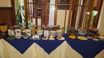 Desayuno buffet incluido todos los dĂas