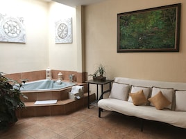 Master Suite with A/C and Jacuzzi | Jetted tub