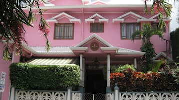 Fachada de la propiedad