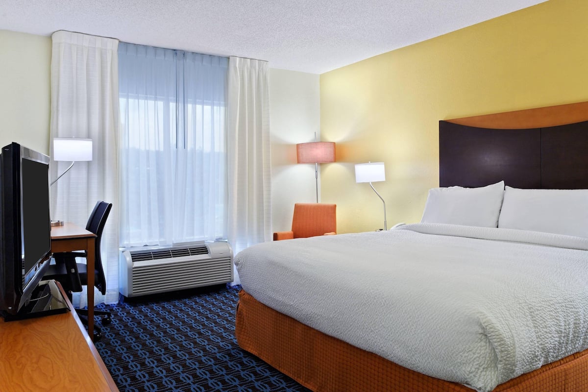 Premium bedding, pillow-top beds, in-room safe, desk