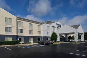 Exterior - Fairfield Inn by Marriott Arrowood (Charlotte)