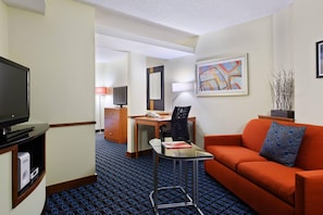 Suite, 1 King-Bett und Schlafsofa | Wohnbereich | 32-Zoll-Smart-TV mit Kabelempfang, Fernseher, Netflix