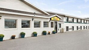 Exterior - Super 8 by Wyndham Fargo/i-29/west Acres Mall (Fargo)