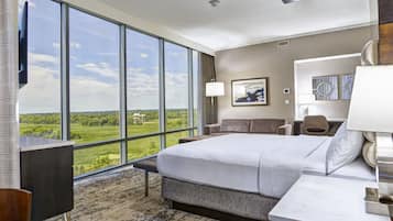 1 bedroom, premium bedding, in-room safe, desk