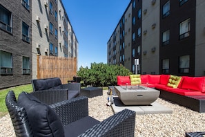 Pemandangan halaman dalam