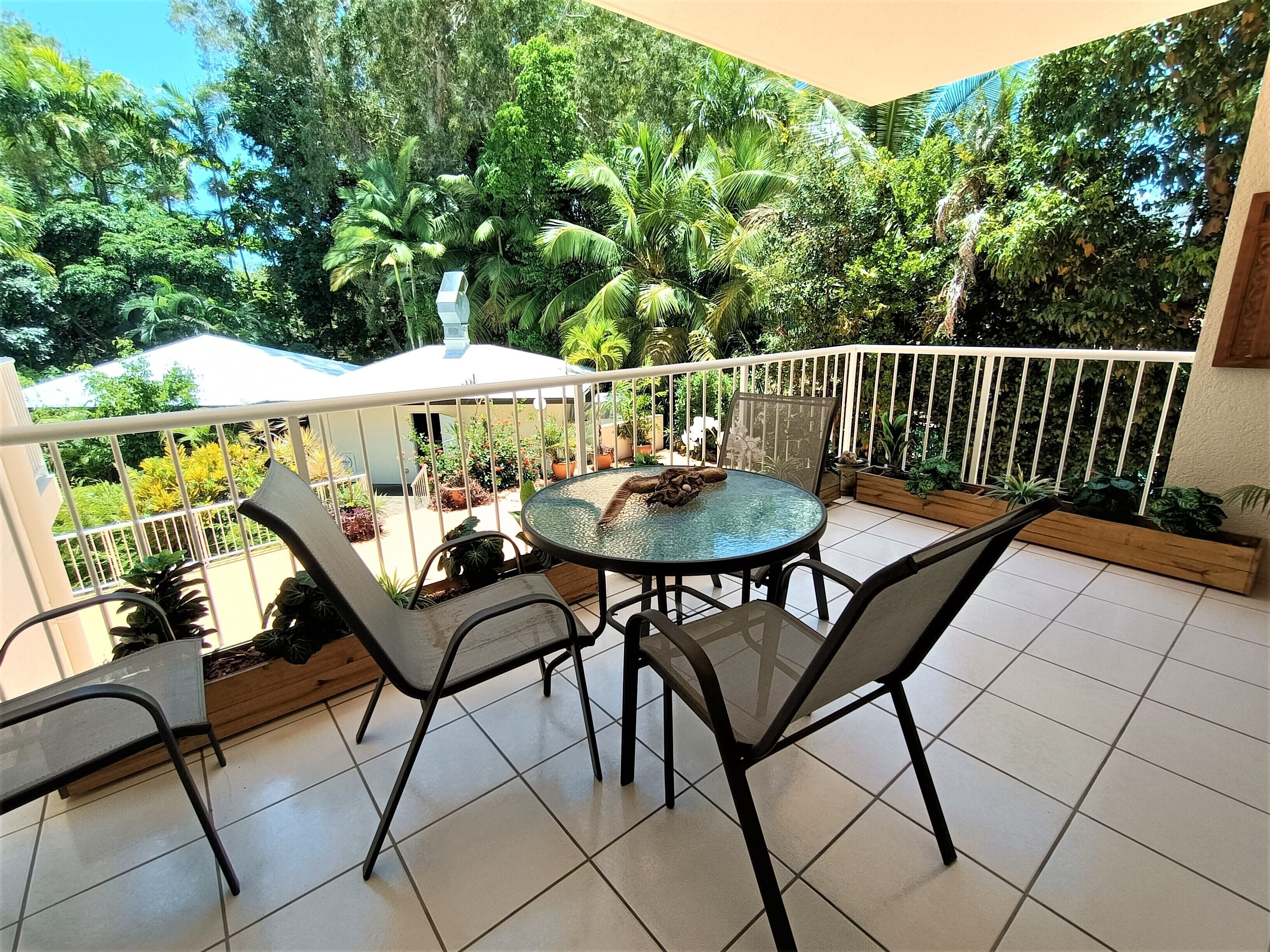 Golden Sands Beachfront Apartment Resort — image 14