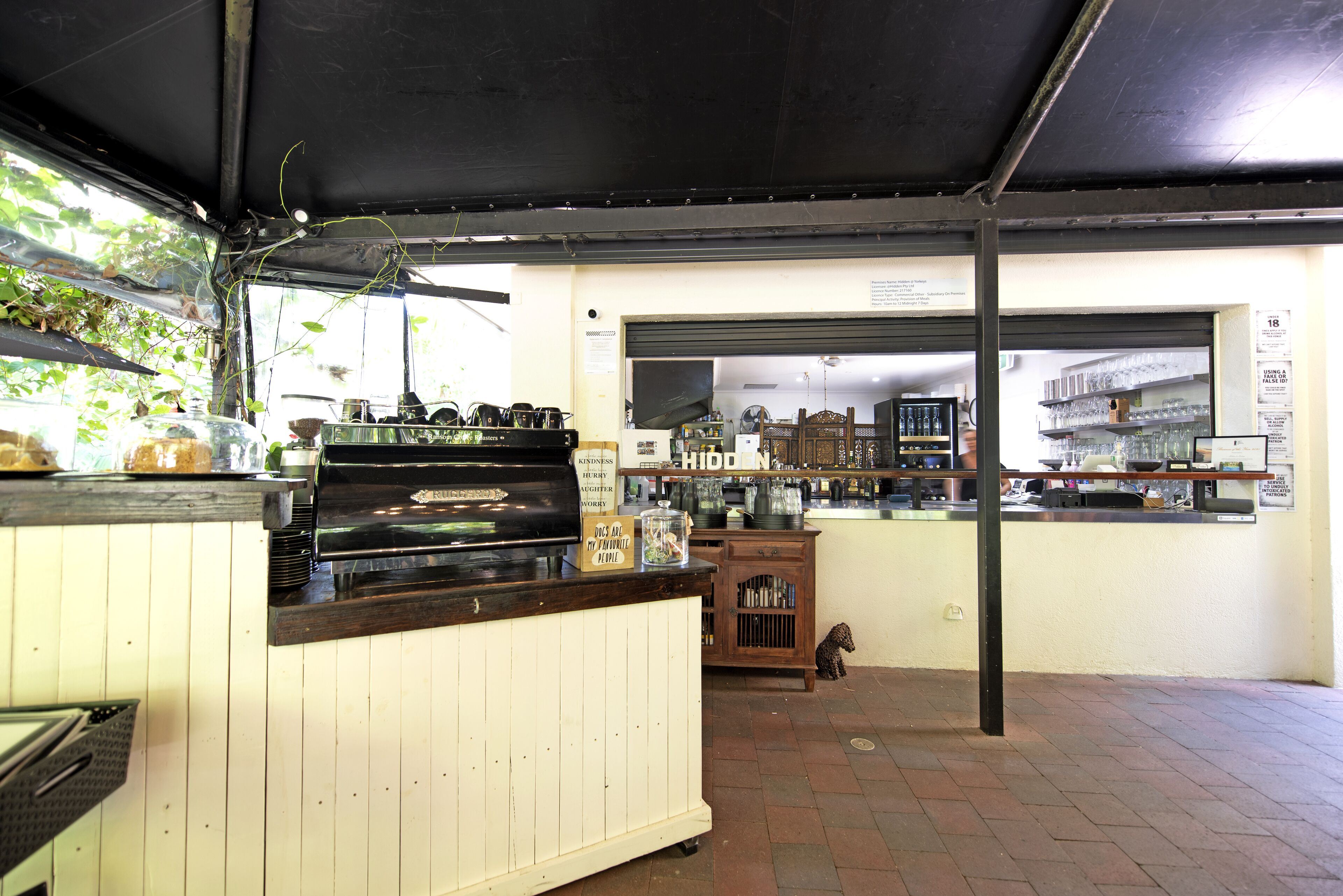 Golden Sands Beachfront Apartment Resort — image 19