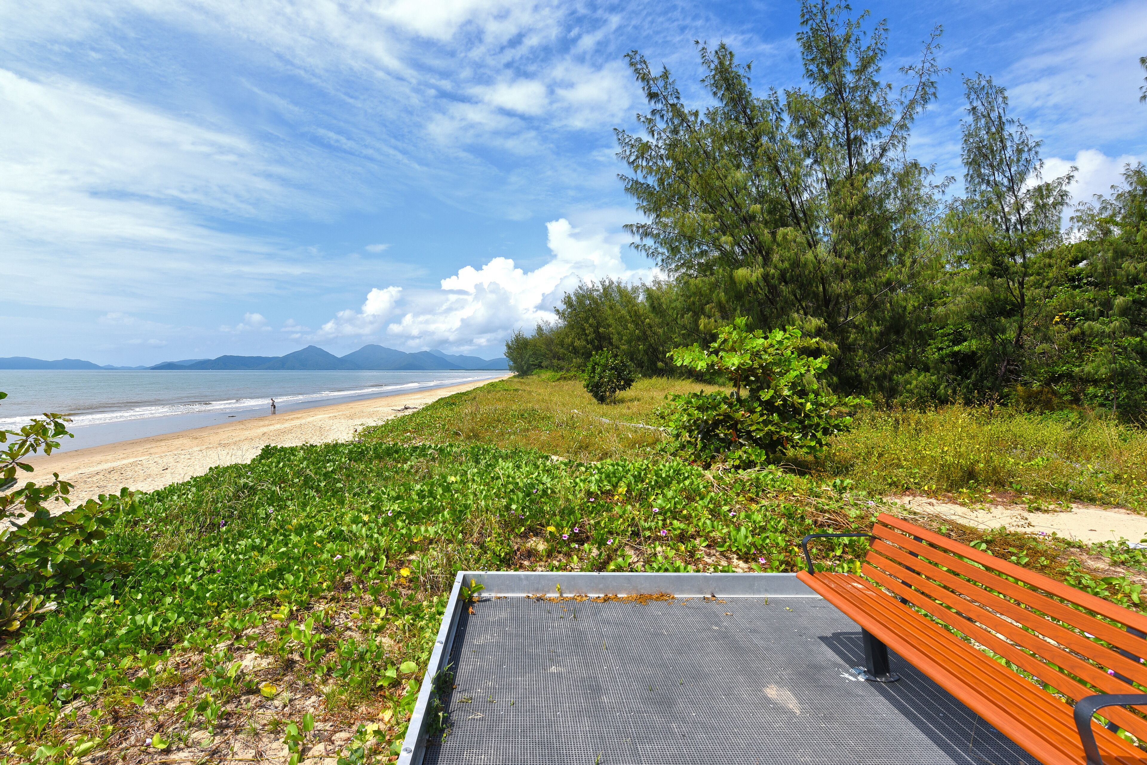 Golden Sands Beachfront Apartment Resort — image 27