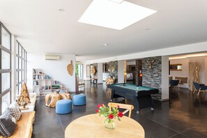 Lobby sitting area - Golfe Hôtel (Porto-Vecchio)